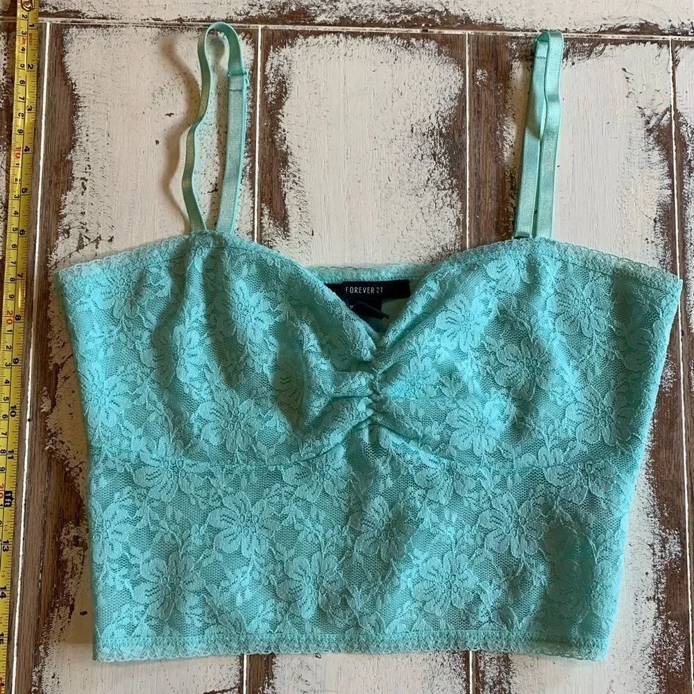 Forever 21 crop top mint lace